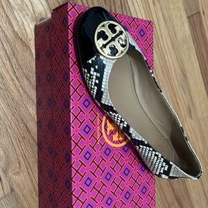 Tory Burch. Chelsea Cap-toe ballet